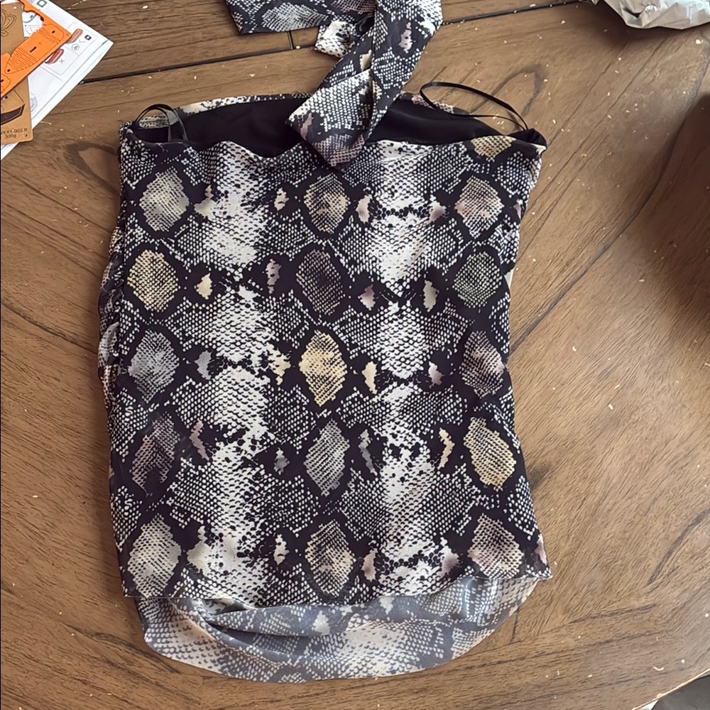 Snake Print Ruched Top - Picture 3 of 3